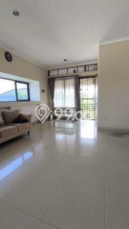 For Sale! Premium House LT 200m2 Desain Elegan di Taman Holis Indah For Sale! Premium House LT 200m2 Desain Elegan di Taman Holis Indah