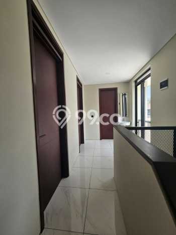 Disewakan! Rumah 3 Kamar Tidur &
2 Kamar Mandi di Kota Baru Parahyangan, Bandung Disewakan! Rumah 3 Kamar Tidur &
2 Kamar Mandi di Kota Baru Parahyangan, Bandung