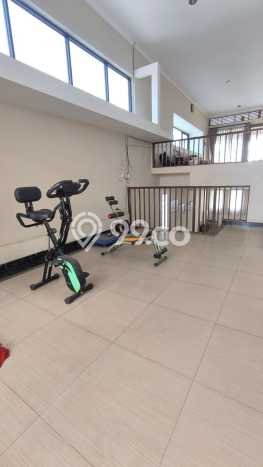 For Sale! Premium House LT 200m2 Desain Elegan di Taman Holis Indah For Sale! Premium House LT 200m2 Desain Elegan di Taman Holis Indah