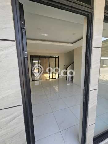Disewakan! Rumah 3 Kamar Tidur &
2 Kamar Mandi di Kota Baru Parahyangan, Bandung Disewakan! Rumah 3 Kamar Tidur &
2 Kamar Mandi di Kota Baru Parahyangan, Bandung