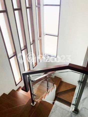 Ready to Use! Luxury House LT 210m2 Desain Modern di Sanur Ready to Use! Luxury House LT 210m2 Desain Modern di Sanur