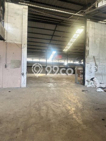 Unit Gudang disewakan di Cipondoh Tangerang dengan LT 1600m2 / LB 1600m2 Unit Gudang disewakan di Cipondoh Tangerang dengan LT 1600m2 / LB 1600m2