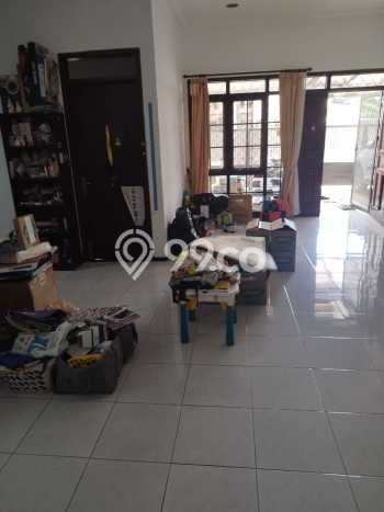 Jual Rumah Bagus Siap Huni LB 175m2 di Tenggilis Mejoyo, Surabaya Jual Rumah Bagus Siap Huni LB 175m2 di Tenggilis Mejoyo, Surabaya