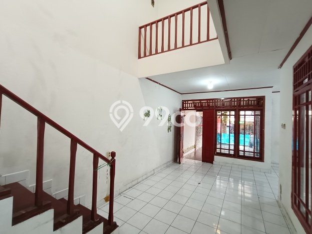 Disewakan Rumah Murah di Sarijadi Bandung dengan 3 KT Disewakan Rumah Murah di Sarijadi Bandung dengan 3 KT