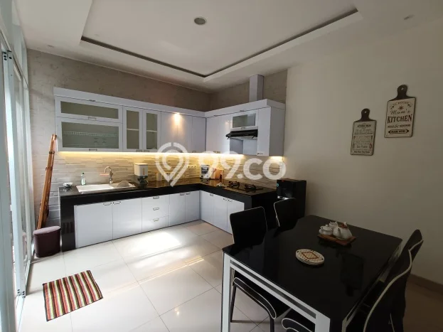 Jual Rumah Mewah Elegan Dengan View Cantik di Summarecon Bandung, Bandung Jual Rumah Mewah Elegan Dengan View Cantik di Summarecon Bandung, Bandung