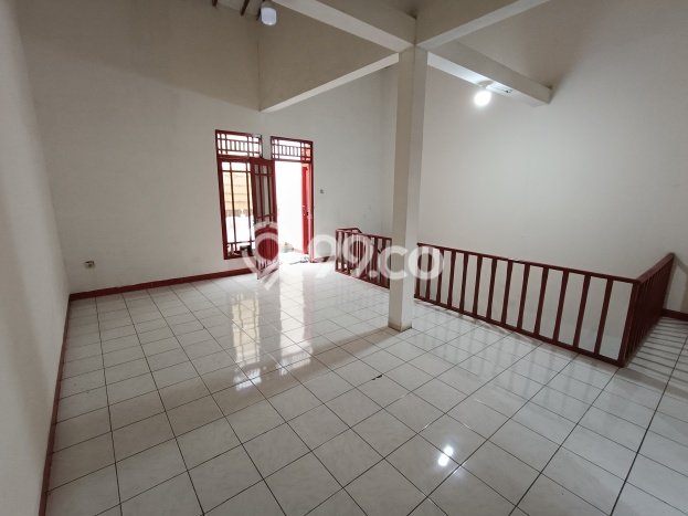 Disewakan Rumah Murah di Sarijadi Bandung dengan 3 KT Disewakan Rumah Murah di Sarijadi Bandung dengan 3 KT