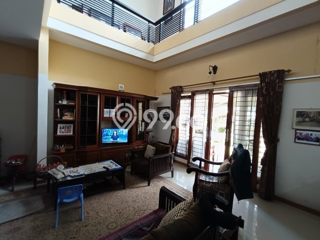 Rumah Elit LB 200m2 Siap Pakai Desain Elegan di Sariwangi, Bandung Rumah Elit LB 200m2 Siap Pakai Desain Elegan di Sariwangi, Bandung