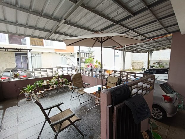 Rumah Modern 3 KT di Sariwangi Bandung Semi Furnished Rumah Modern 3 KT di Sariwangi Bandung Semi Furnished