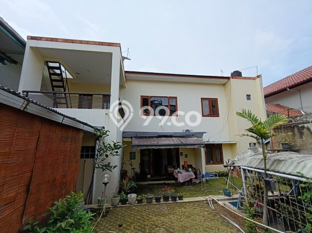 Rumah Elit LB 200m2 Siap Pakai Desain Elegan di Sariwangi, Bandung Rumah Elit LB 200m2 Siap Pakai Desain Elegan di Sariwangi, Bandung