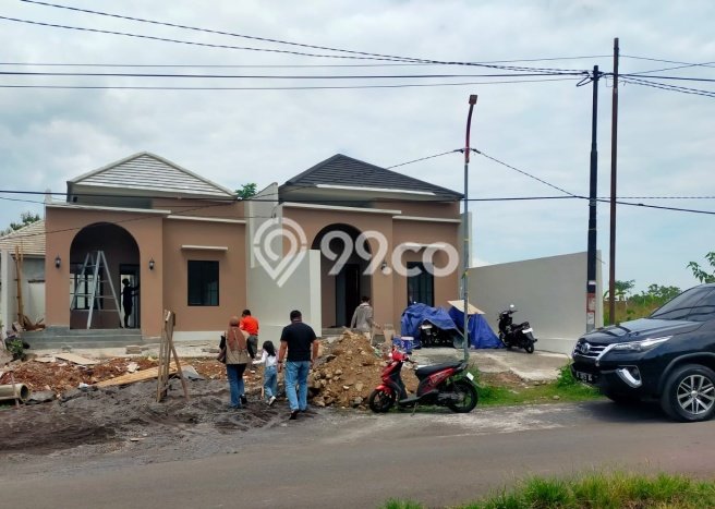 Rumah LT 105m2m² / LB 45m2m² Fasilitas Jogging Track di Tembalang, Semarang Rumah LT 105m2m² / LB 45m2m² Fasilitas Jogging Track di Tembalang, Semarang