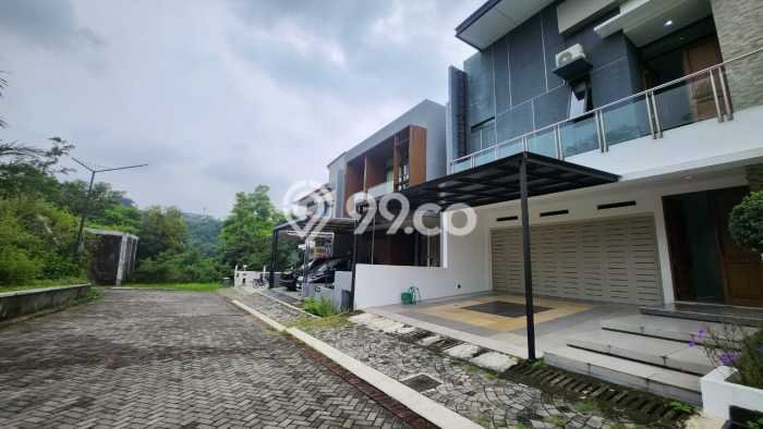 Dijual Hunian Mewah dengan Fasilitas Sekitar Komplit di Semarang Selatan, Semarang Dijual Hunian Mewah dengan Fasilitas Sekitar Komplit di Semarang Selatan, Semarang