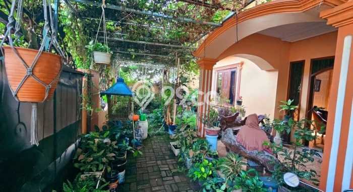 Rumah di Semarang Barat, Semarang, LT 243m2m² Bangunan 350m2m² Rumah di Semarang Barat, Semarang, LT 243m2m² Bangunan 350m2m²