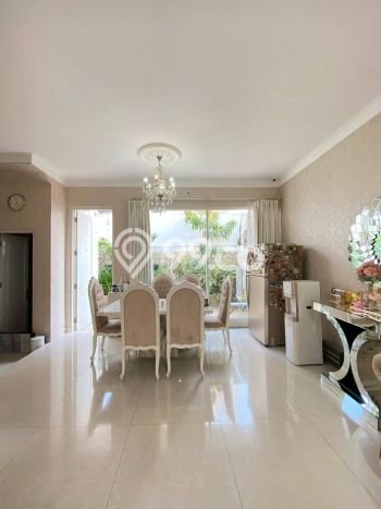 Rumah Elit LB 196m2 Siap Pakai Desain Elegan di Candi Golf, Semarang Rumah Elit LB 196m2 Siap Pakai Desain Elegan di Candi Golf, Semarang