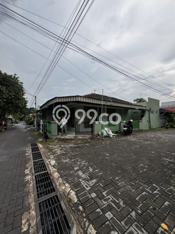 Rumah Bagus Siap Huni Di Semarang Tengah Luas 131m2 Aman Rumah Bagus Siap Huni Di Semarang Tengah Luas 131m2 Aman
