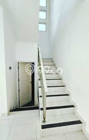 Rumah Eksklusif Siap Huni LT 256m2 di Tembalang, Semarang Rumah Eksklusif Siap Huni LT 256m2 di Tembalang, Semarang