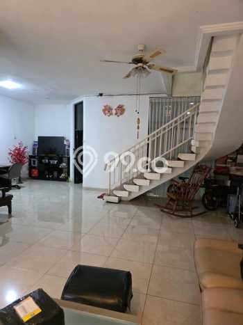 Jual Rumah Luas Megah Dengan View Cantik di Pluit, Jakarta Utara Jual Rumah Luas Megah Dengan View Cantik di Pluit, Jakarta Utara
