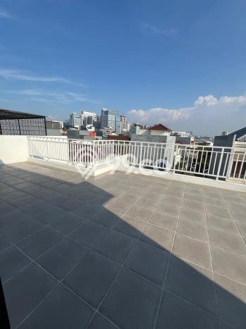 Dijual Rumah Luas Elegan Dengan View Eksklusif di Pluit, Jakarta Utara Dijual Rumah Luas Elegan Dengan View Eksklusif di Pluit, Jakarta Utara