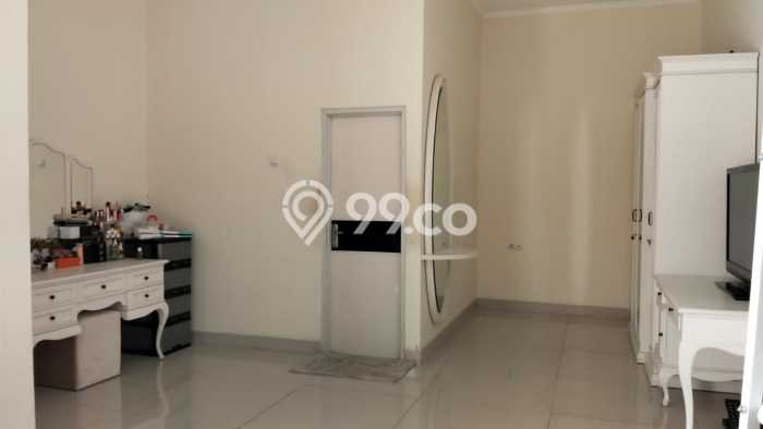Rumah Elit Modern Siap Huni di Taman Palem Jakarta Barat Rumah Elit Modern Siap Huni di Taman Palem Jakarta Barat