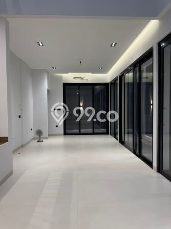 Rumah Mewah LB 480m2 Siap Huni Desain Elegan di Muara Karang, Jakarta Utara Rumah Mewah LB 480m2 Siap Huni Desain Elegan di Muara Karang, Jakarta Utara