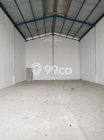 Gudang Disewa di Jakarta Barat dengan LB 180m2 Area Komersial Ramai Gudang Disewa di Jakarta Barat dengan LB 180m2 Area Komersial Ramai