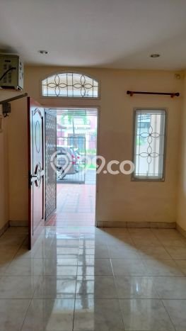 Disewakan! Rumah 4 Kamar Tidur &
2 Kamar Mandi di Citra Garden, Jakarta Barat Disewakan! Rumah 4 Kamar Tidur &
2 Kamar Mandi di Citra Garden, Jakarta Barat