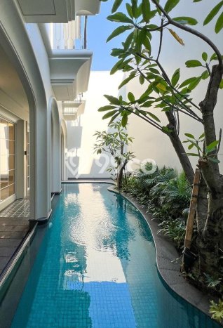 Dijual Rumah Luas Megah Dengan View Cantik di Pondok Indah, Jakarta Selatan Dijual Rumah Luas Megah Dengan View Cantik di Pondok Indah, Jakarta Selatan