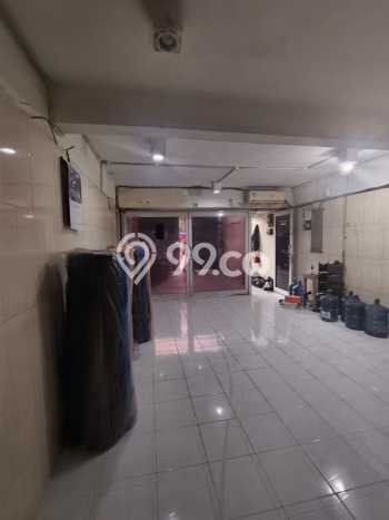 Ruko Lokasi Bisnis di Jelambar, Luas 188m², Akses Utama Ruko Lokasi Bisnis di Jelambar, Luas 188m², Akses Utama