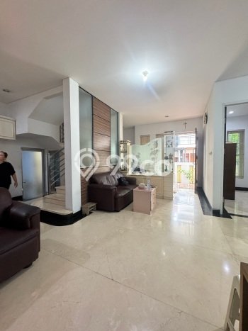 Dijual Cepat Rumah Minimalis & Modern LB 200m2 di Tanjung Duren Utara Dijual Cepat Rumah Minimalis & Modern LB 200m2 di Tanjung Duren Utara