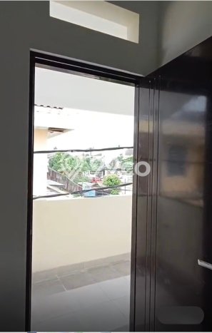 Ready to Use! Luxury House LT 102m2 Desain Elegan di Duri Kepa Ready to Use! Luxury House LT 102m2 Desain Elegan di Duri Kepa