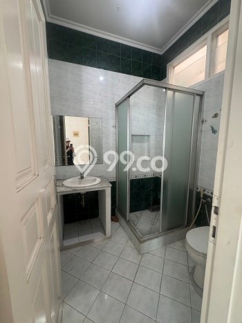 For Sale! Luxury House LT 250m2 Desain Modern di Taman Palem For Sale! Luxury House LT 250m2 Desain Modern di Taman Palem