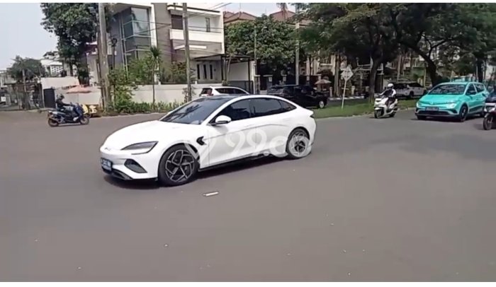 Rumah Elit Modern Tanpa Renovasi di Citra Garden Jakarta Barat Rumah Elit Modern Tanpa Renovasi di Citra Garden Jakarta Barat