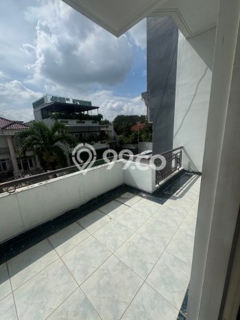 For Sale! Luxury House LT 250m2 Desain Modern di Taman Palem For Sale! Luxury House LT 250m2 Desain Modern di Taman Palem