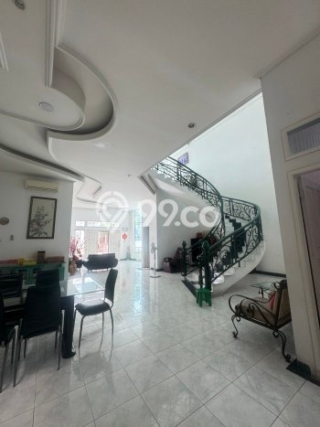 For Sale! Luxury House LT 250m2 Desain Modern di Taman Palem For Sale! Luxury House LT 250m2 Desain Modern di Taman Palem
