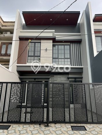 Jual Rumah Mewah Elegan Dengan View Cantik di Semolowaru, Surabaya Jual Rumah Mewah Elegan Dengan View Cantik di Semolowaru, Surabaya