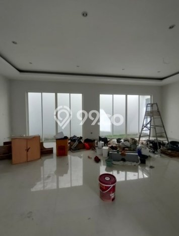 Dijual Rumah Premium dengan Fasilitas Sekitar Lengkap di Sukolilo, Surabaya Dijual Rumah Premium dengan Fasilitas Sekitar Lengkap di Sukolilo, Surabaya