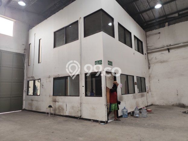 Gudang Disewakan di Area Ramai BSD, Tangerang Selatan Gudang Disewakan di Area Ramai BSD, Tangerang Selatan