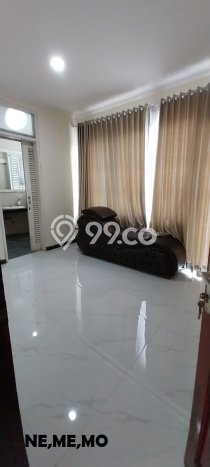 LIMITED UNIT! Rumah di , 2 KM, Luas 300m2m² LB 160m2m² LIMITED UNIT! Rumah di , 2 KM, Luas 300m2m² LB 160m2m²