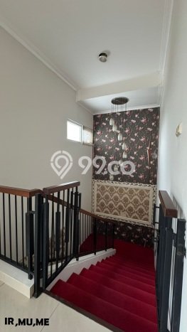 Ready to Use! Premium House LT 330m2 Desain Elegan di Cibubur Ready to Use! Premium House LT 330m2 Desain Elegan di Cibubur