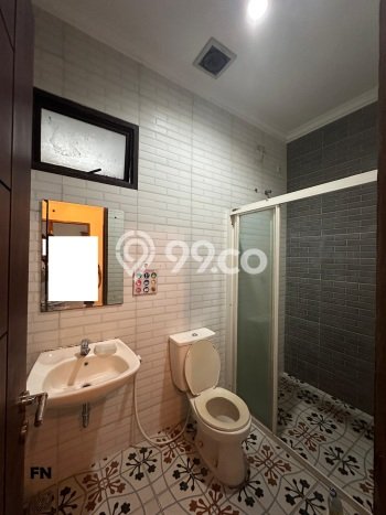 BEST LOCATION! Rumah di Kota Wisata, Dekat Stasiun, 4 KT, LT 330m² LB 200m² BEST LOCATION! Rumah di Kota Wisata, Dekat Stasiun, 4 KT, LT 330m² LB 200m²
