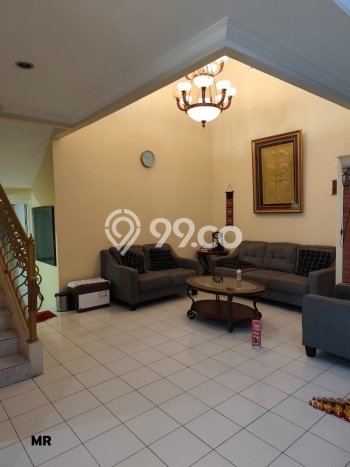 Rumah Elit Modern Tanpa Renovasi di Kota Wisata Jakarta Timur Rumah Elit Modern Tanpa Renovasi di Kota Wisata Jakarta Timur