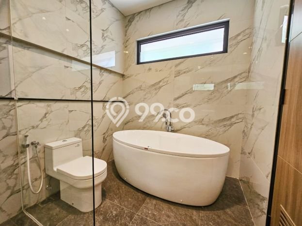 Ready to Use! Luxury House LT 144m2 Desain Modern di Candi Golf Ready to Use! Luxury House LT 144m2 Desain Modern di Candi Golf