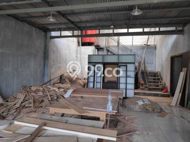 Dijual Cepat Rumah Favorit Siap Huni LB 300m2 di Banyumanik, Semarang Dijual Cepat Rumah Favorit Siap Huni LB 300m2 di Banyumanik, Semarang