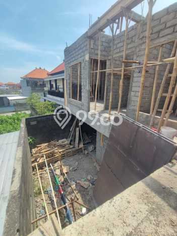 Rumah Strategis , Denpasar, Luas 150m2m² LB 180m2m² Rumah Strategis , Denpasar, Luas 150m2m² LB 180m2m²