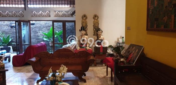 Rumah Mewah LB 250m2 Siap Huni Desain Elegan di Tonja, Denpasar Rumah Mewah LB 250m2 Siap Huni Desain Elegan di Tonja, Denpasar