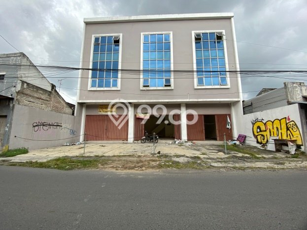 Lokasi terbaik! Rumah siap pakai disewakan di Depok LB 225m2 Lokasi terbaik! Rumah siap pakai disewakan di Depok LB 225m2