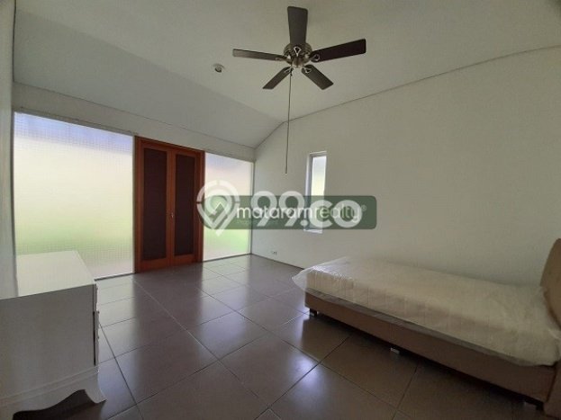Siap Huni Rumah Mewah 5 Kamar di Coblong Dekat ke Mana Saja Siap Huni Rumah Mewah 5 Kamar di Coblong Dekat ke Mana Saja