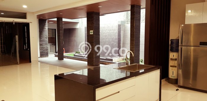 Ready to Use! Premium House LT 495m2 Desain Modern di Setra Sari Ready to Use! Premium House LT 495m2 Desain Modern di Setra Sari