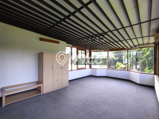 Disewa Rumah Villa Fullyfurnished Ada Kolam Renang Dan Taman Luas Disewa Rumah Villa Fullyfurnished Ada Kolam Renang Dan Taman Luas