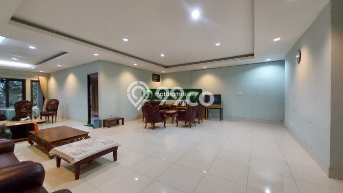 Ready to Use! Premium House LT 562m2 Desain Modern di Tubagus Ismail Ready to Use! Premium House LT 562m2 Desain Modern di Tubagus Ismail