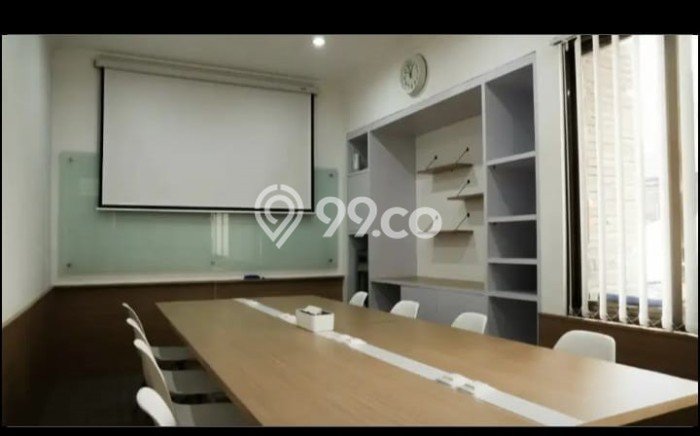 Rumah Bangunan 2 Lantai Tengah Kota Sangat Cocok Untuk Kantor Rumah Bangunan 2 Lantai Tengah Kota Sangat Cocok Untuk Kantor
